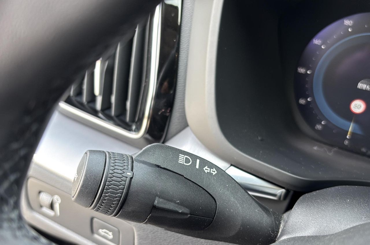 Volvo XC 60 Momentum Pro 2WD Bluetooth Navi LED Klima foto 15