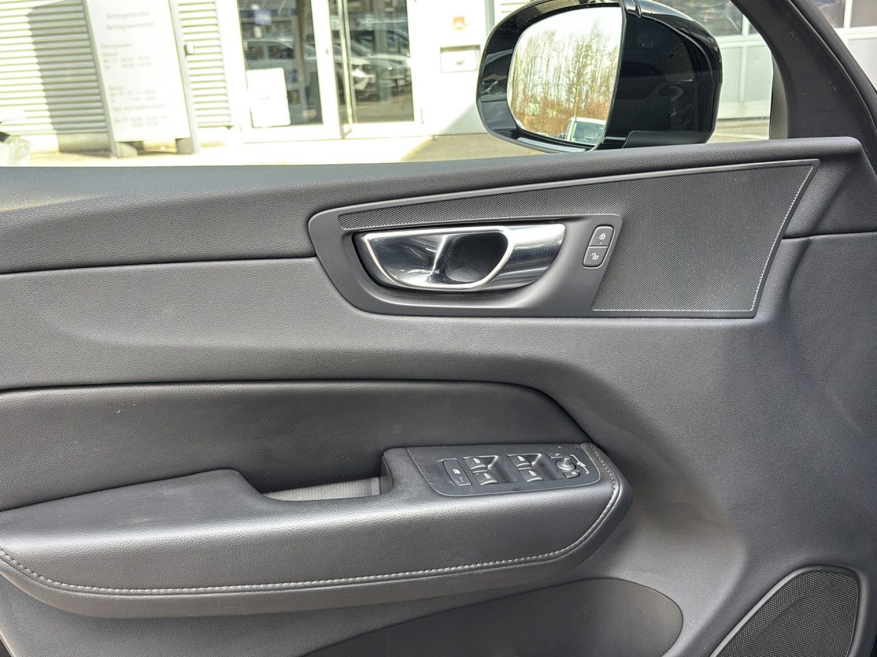 Volvo XC 60 Momentum Pro 2WD Bluetooth Navi LED Klima foto 9