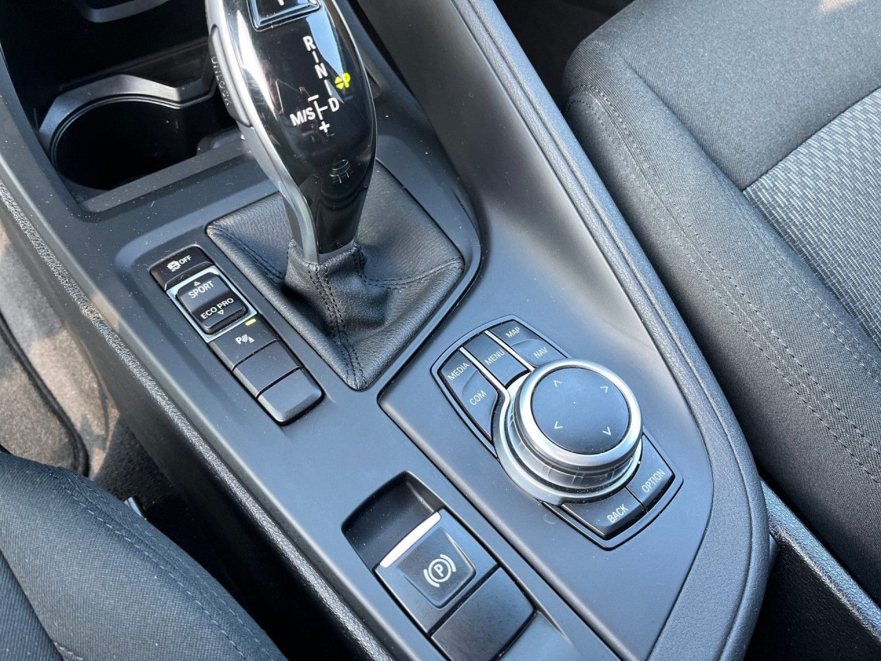 BMW X1 sDrive18i Advantage AHK,LED,Navi,Shzg,RFK PDC foto 15
