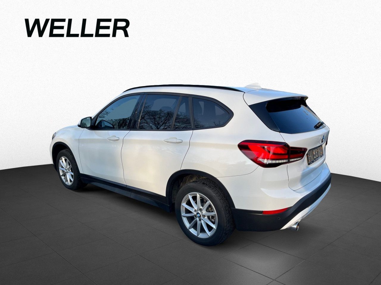 BMW X1 sDrive18i Advantage AHK,LED,Navi,Shzg,RFK PDC foto 6