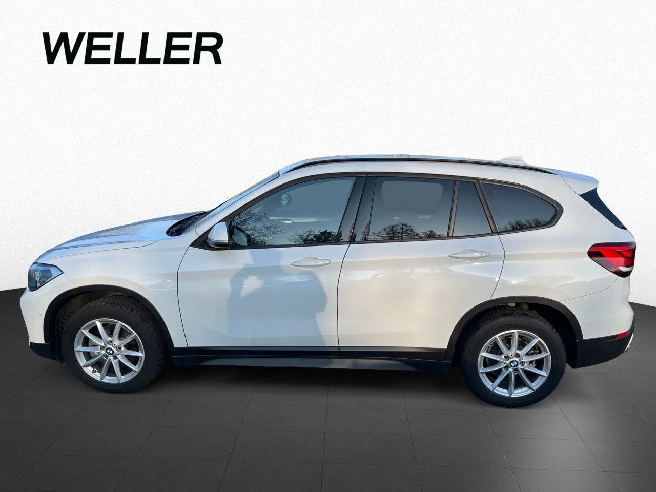 BMW X1 sDrive18i Advantage AHK,LED,Navi,Shzg,RFK PDC foto 9