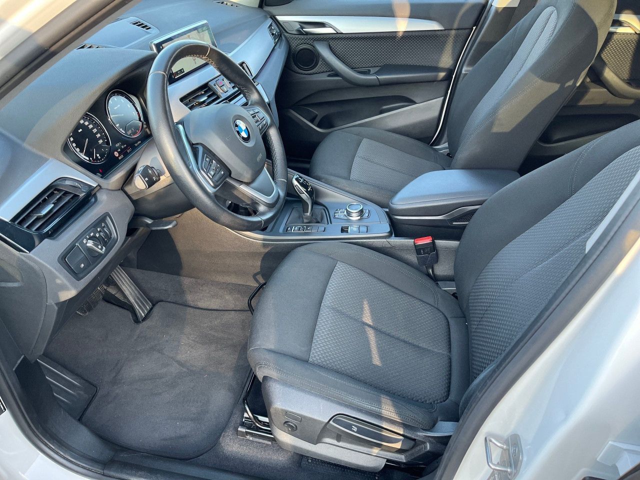 BMW X1 sDrive18i Advantage AHK,LED,Navi,Shzg,RFK PDC foto 10