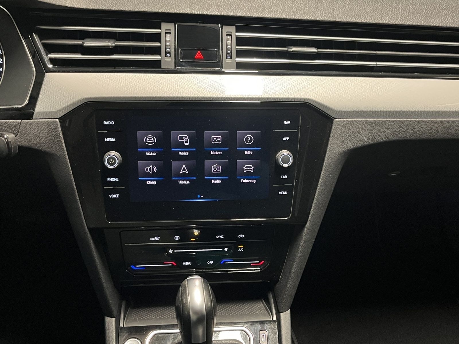 Volkswagen Passat Variant 1.5 TSI DSG Business, Navi, AHK, foto 12