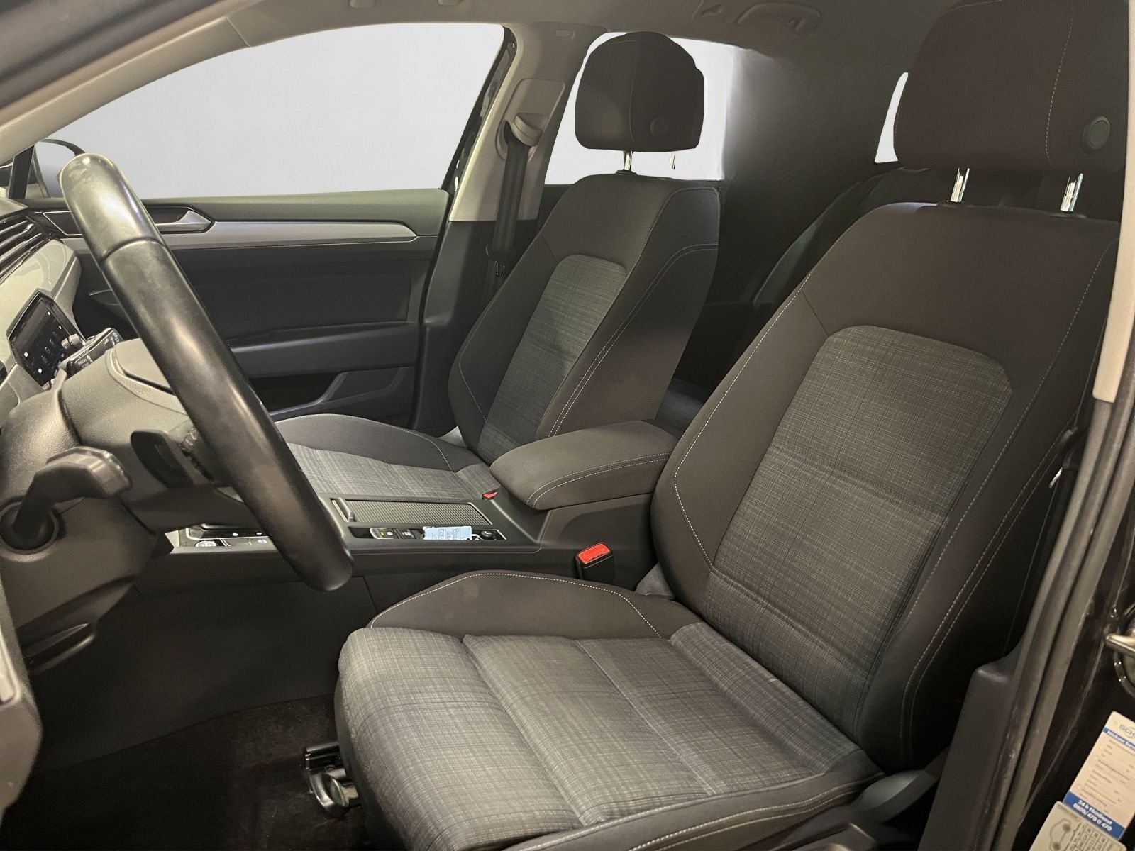 Volkswagen Passat Variant 1.5 TSI DSG Business, Navi, AHK, foto 13