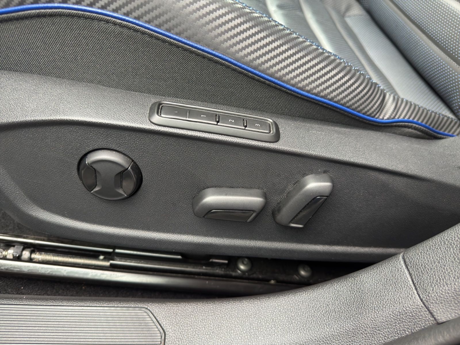 Volkswagen Golf R BLACK STYLE LM19 LEDER V-MAX PANO HARMAN foto 19