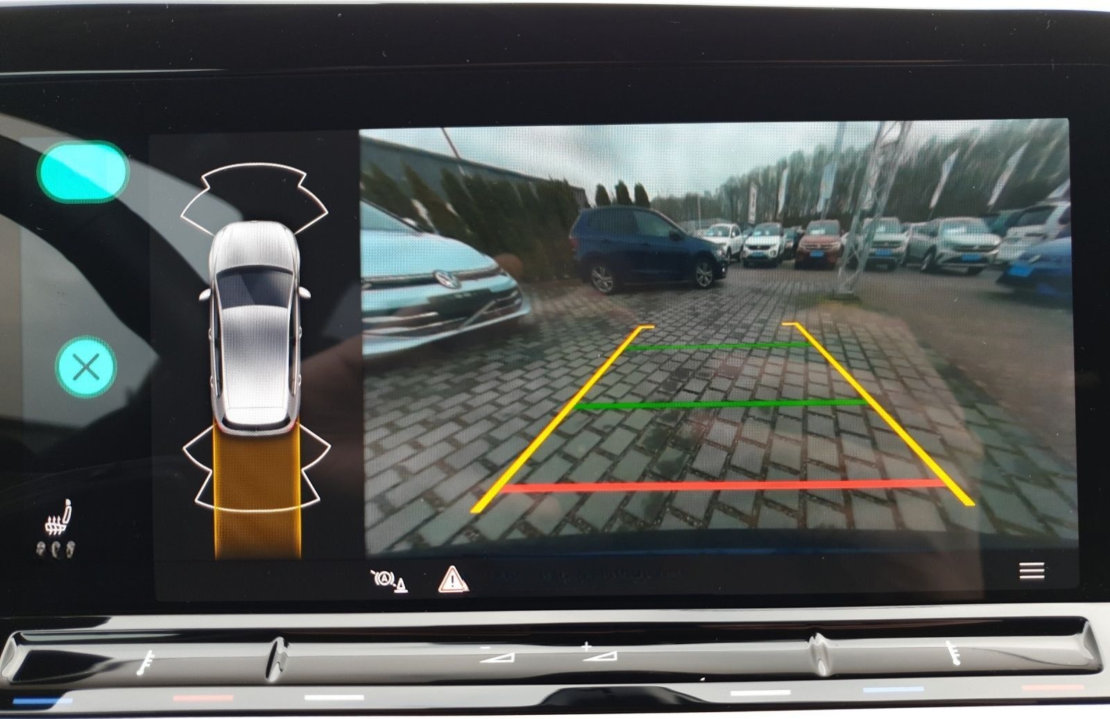 Volkswagen Golf 2.0 TDI DSG LIFE NAVI KAMERA ASSIST behMFL foto 12