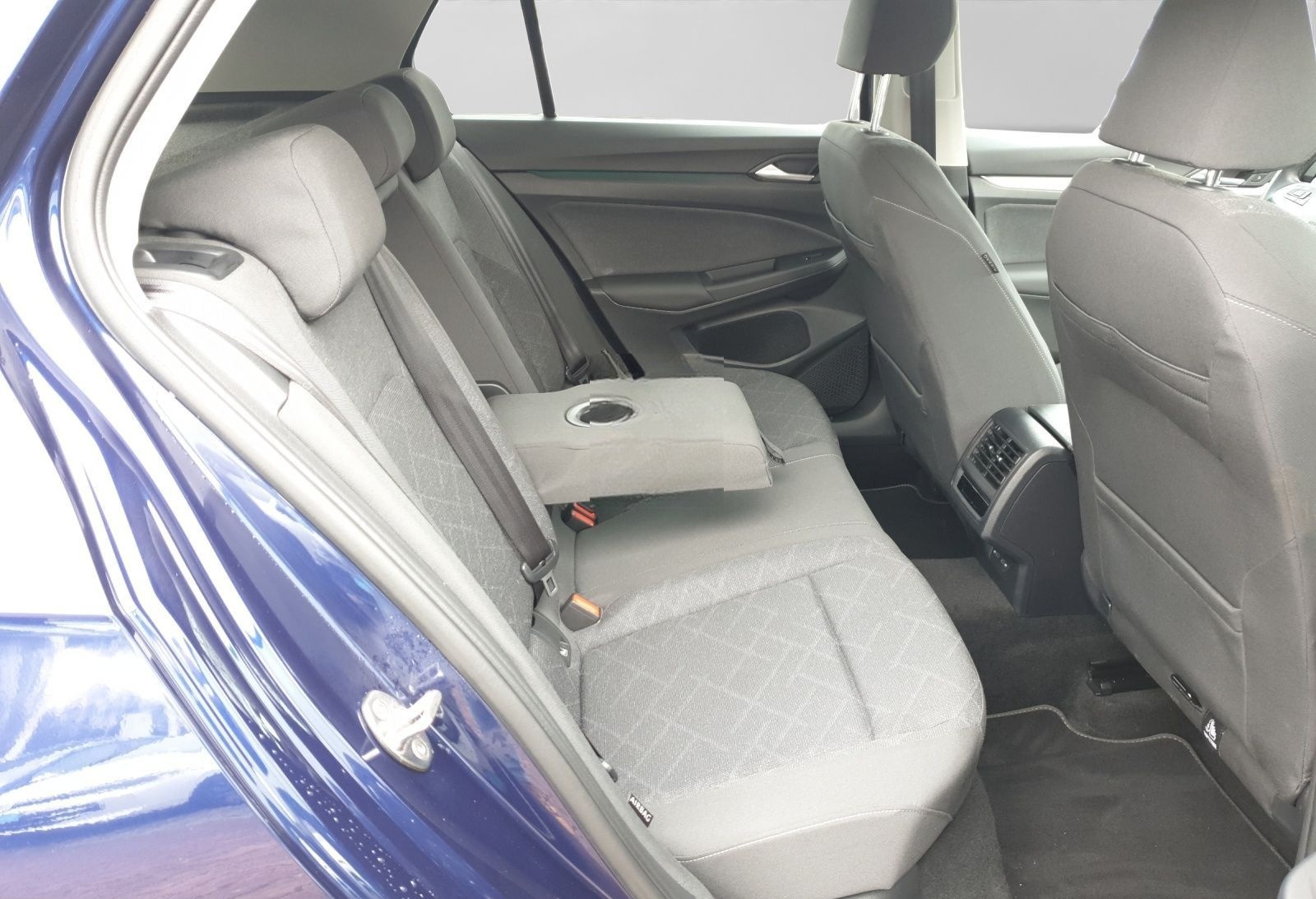 Volkswagen Golf 2.0 TDI DSG LIFE NAVI KAMERA ASSIST behMFL foto 6