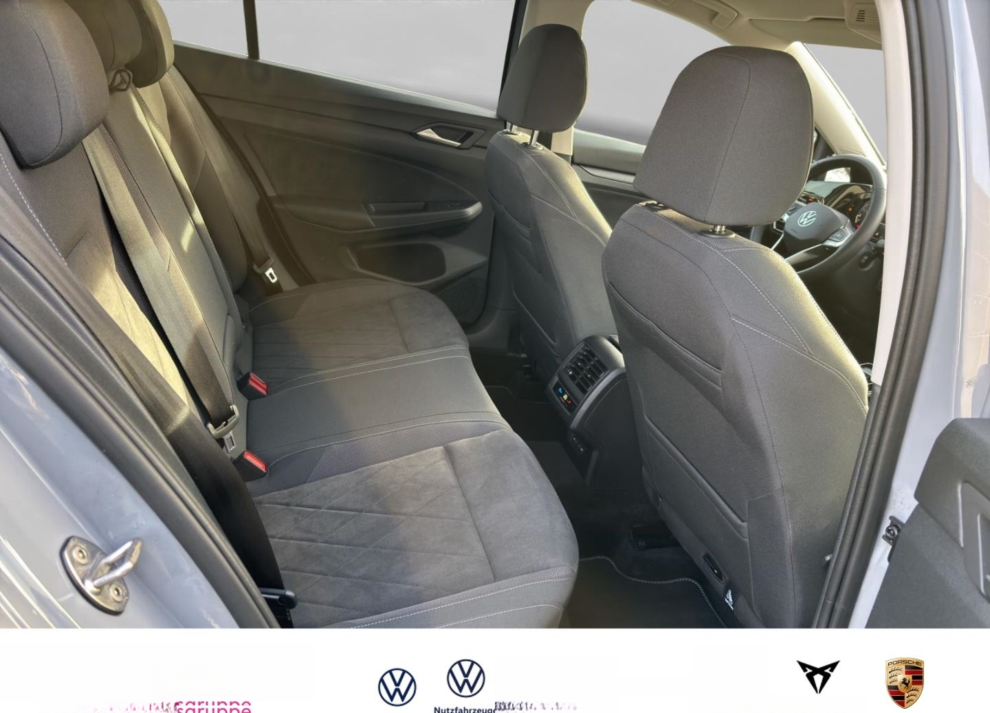 Volkswagen Golf VIII 1.5 Style eTSI DSG+SHZ+LED+NAVI+KAMERA foto 9