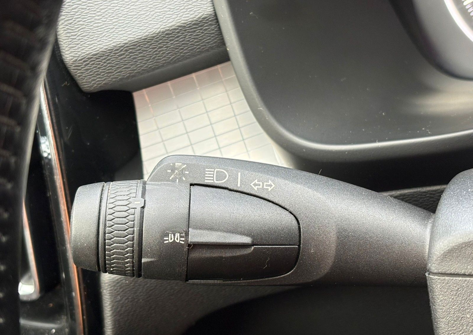 Volvo XC 40 XC40 Momentum AWD foto 24