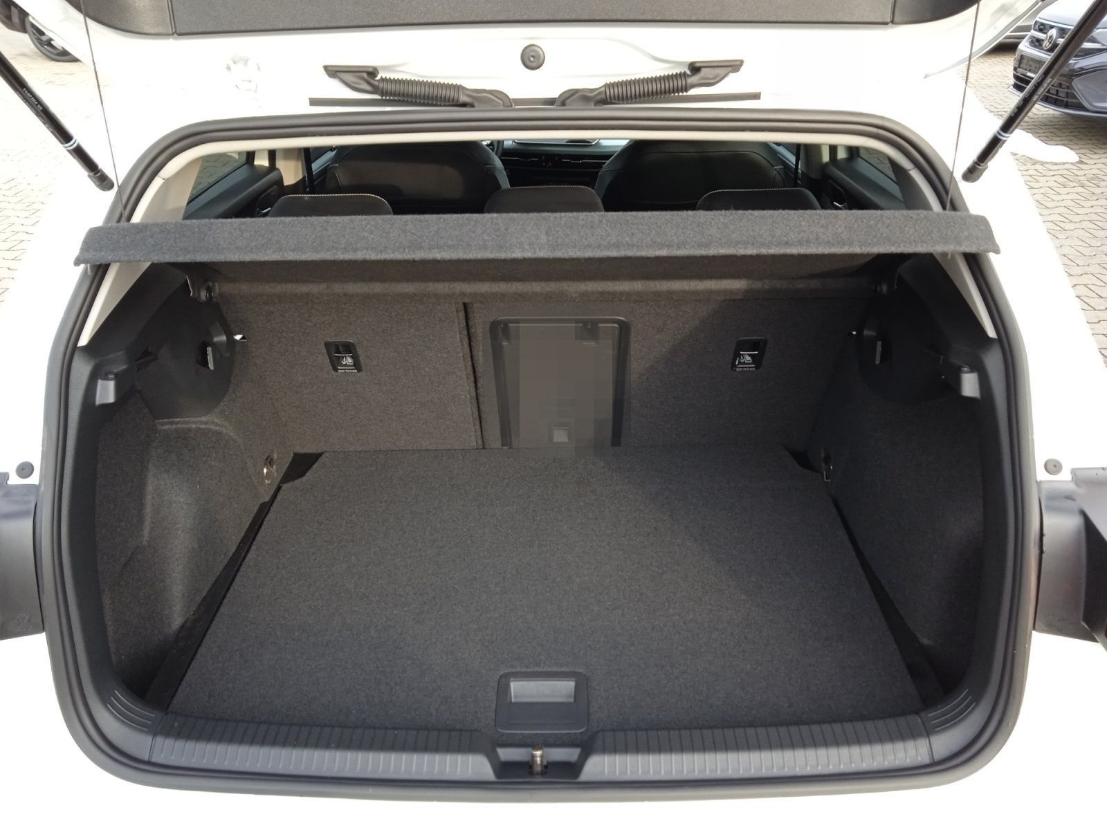 Volkswagen Golf VIII Goal 1.5 eTSI DSG / App, LED, ACC, SHZ foto 17