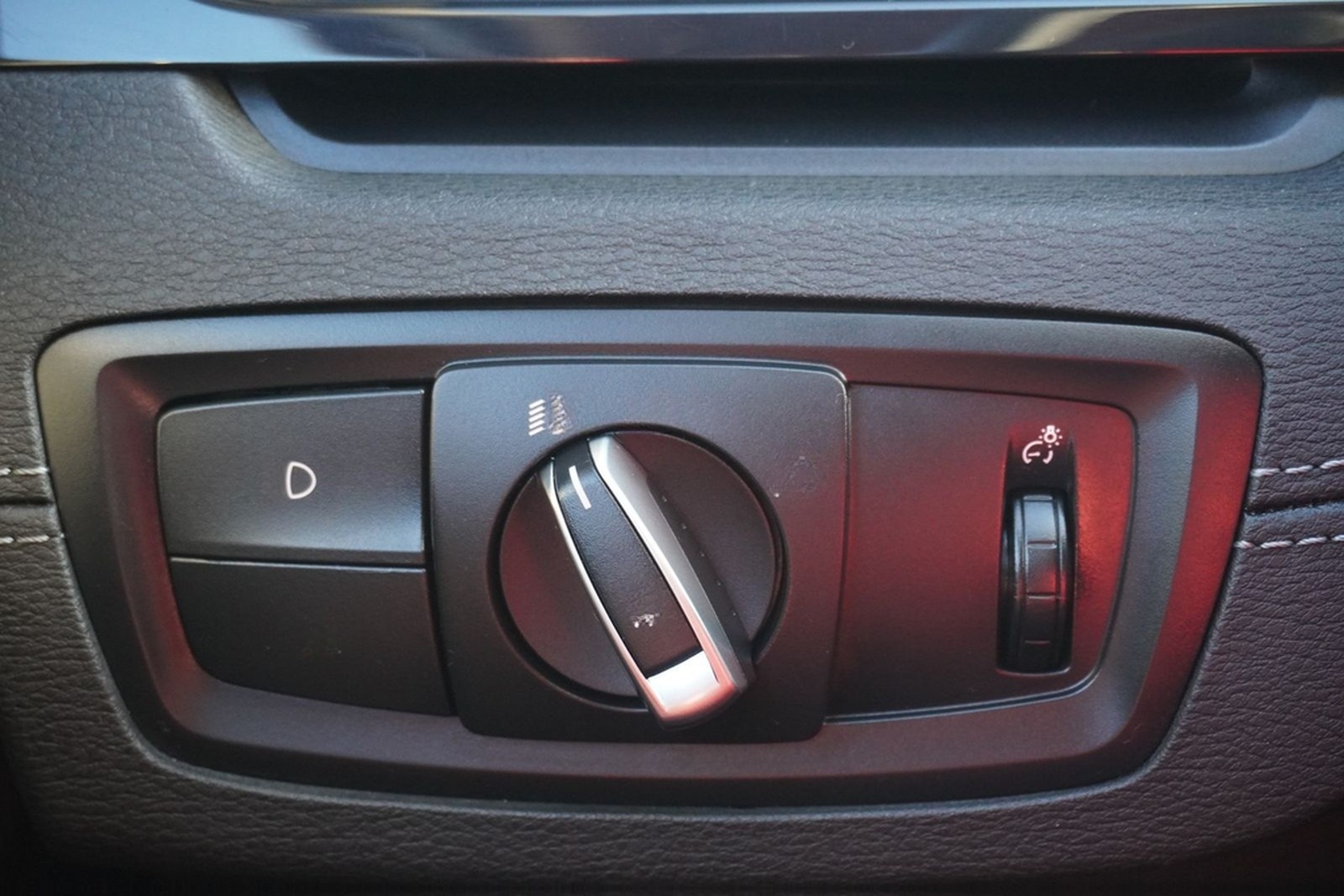 BMW X2 sDrive18iA LED Navi AHK el. Heckklappe PDC foto 20