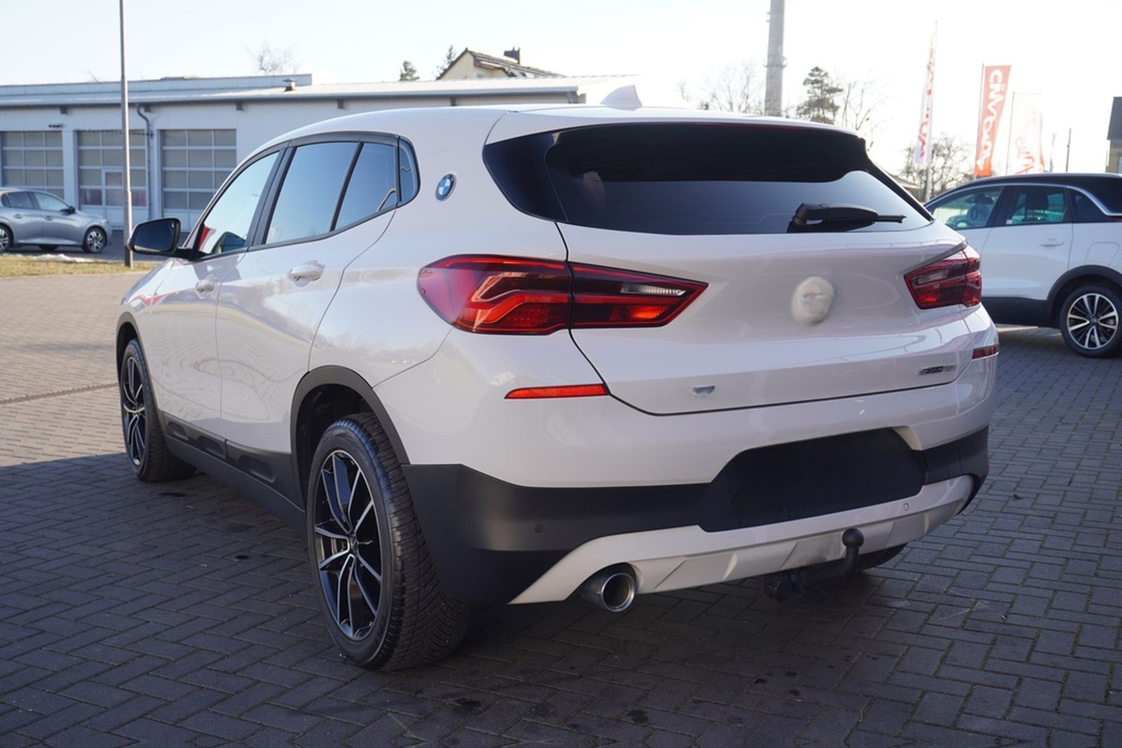 BMW X2 sDrive18iA LED Navi AHK el. Heckklappe PDC foto 3