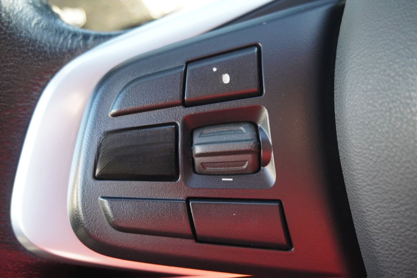 BMW X2 sDrive18iA LED Navi AHK el. Heckklappe PDC foto 21