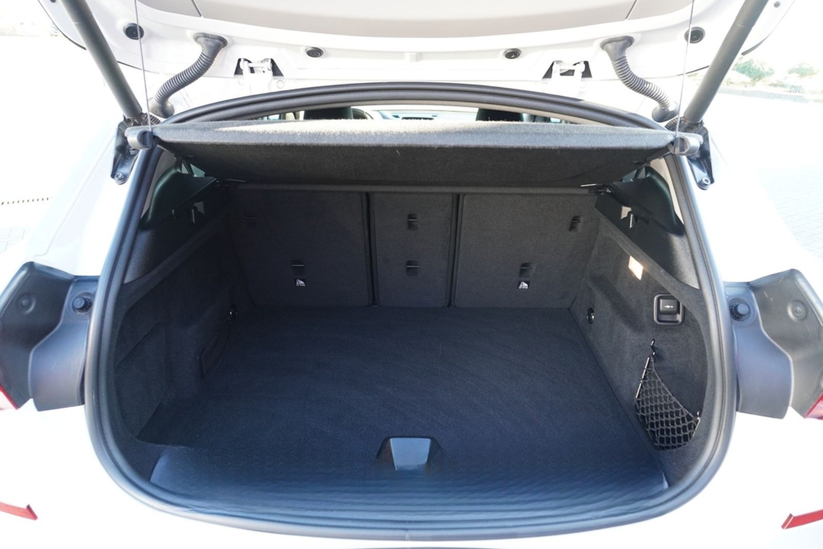BMW X2 sDrive18iA LED Navi AHK el. Heckklappe PDC foto 27