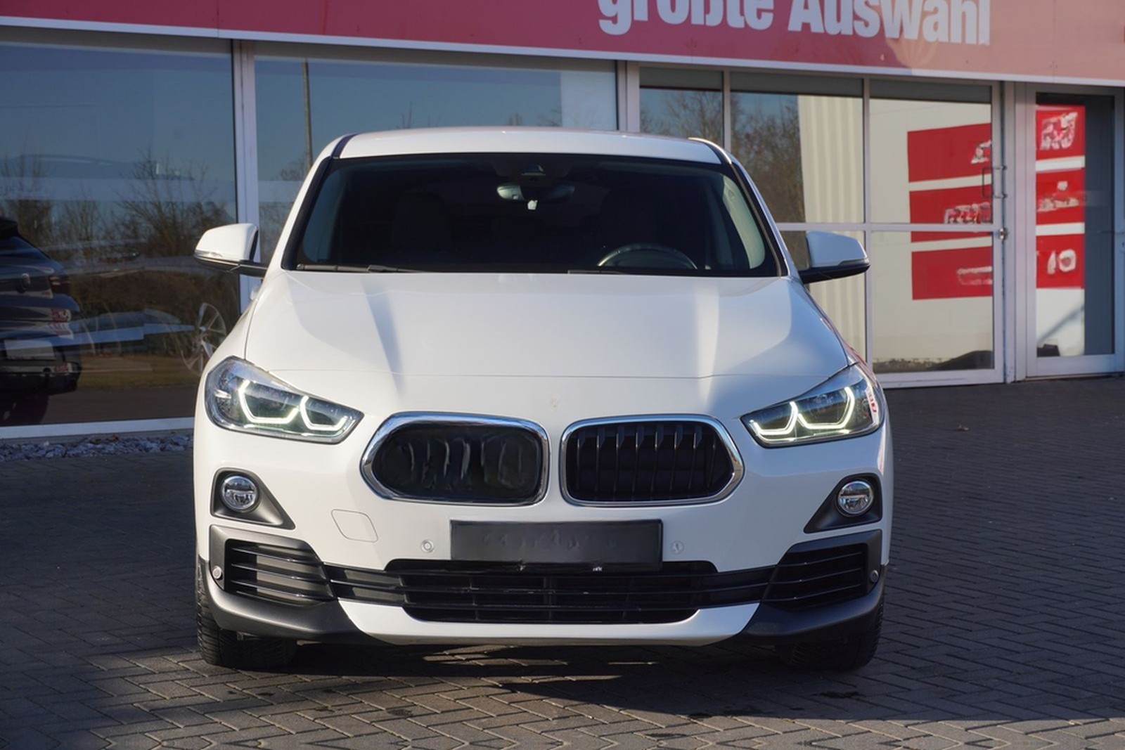 BMW X2 sDrive18iA LED Navi AHK el. Heckklappe PDC foto 7