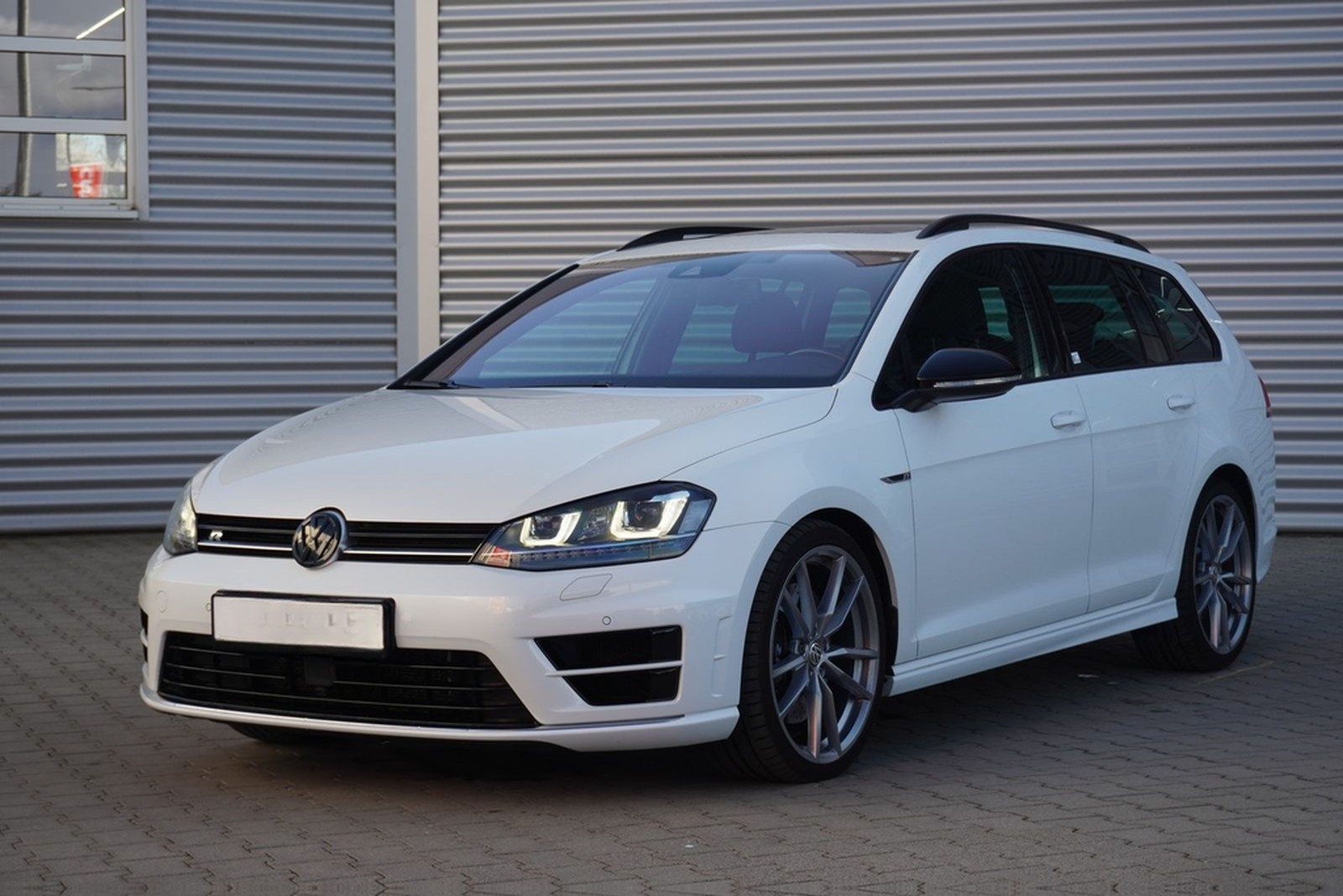 Volkswagen Golf VII Variant 2.0 TSI BMT R 4Motion NAVI ACC foto 2