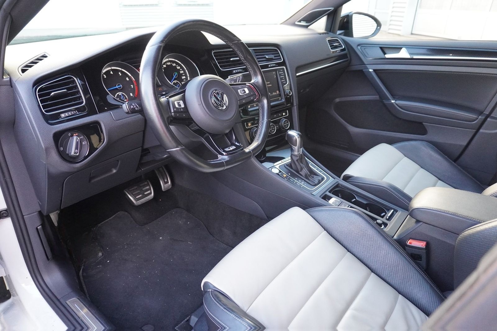 Volkswagen Golf VII Variant 2.0 TSI BMT R 4Motion NAVI ACC foto 11