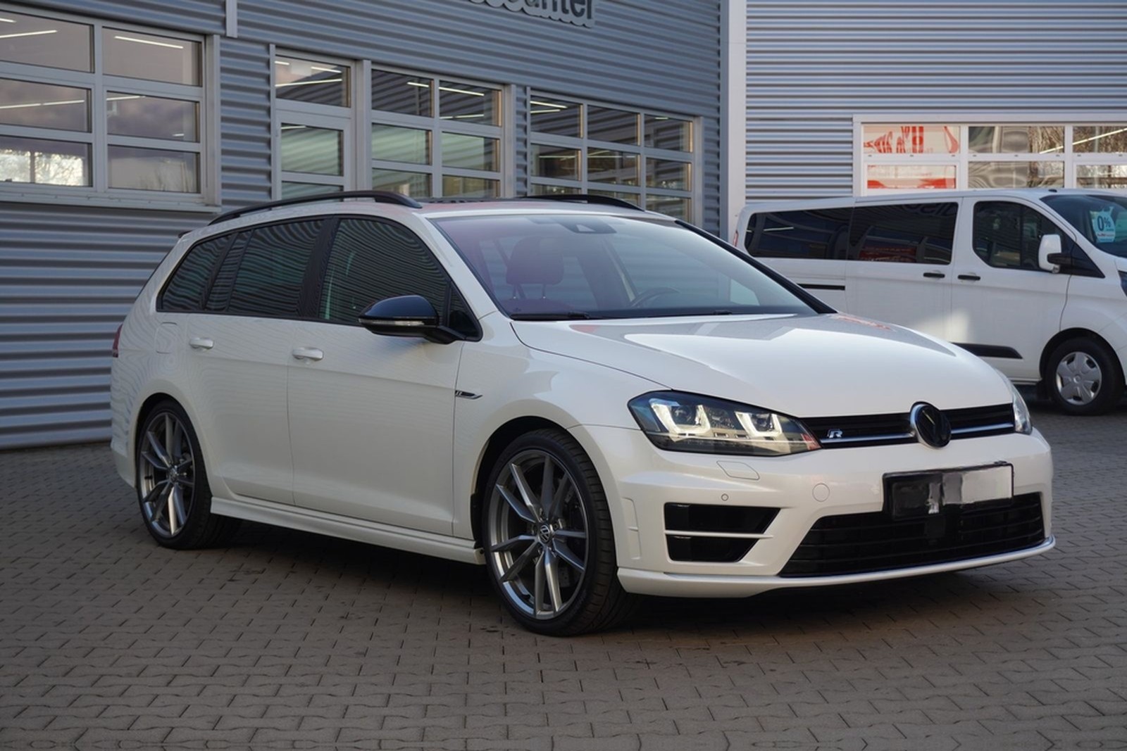 Volkswagen Golf VII Variant 2.0 TSI BMT R 4Motion NAVI ACC foto 4