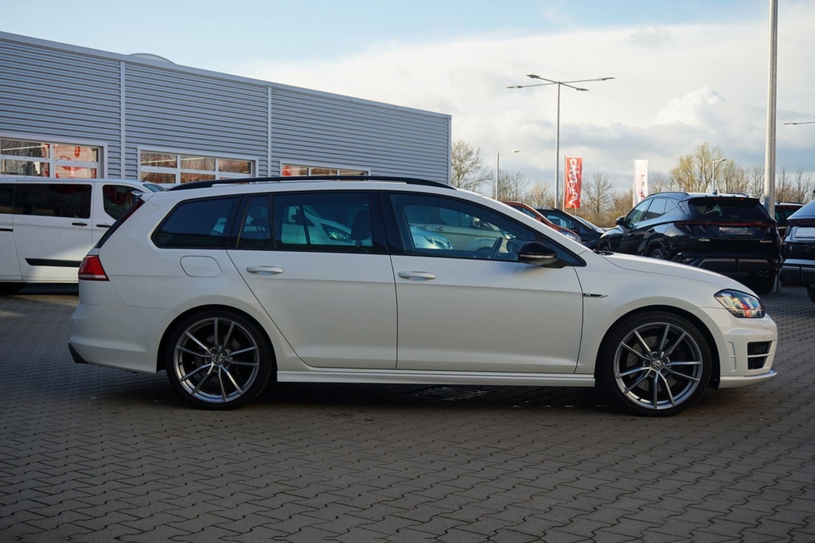 Volkswagen Golf VII Variant 2.0 TSI BMT R 4Motion NAVI ACC foto 5