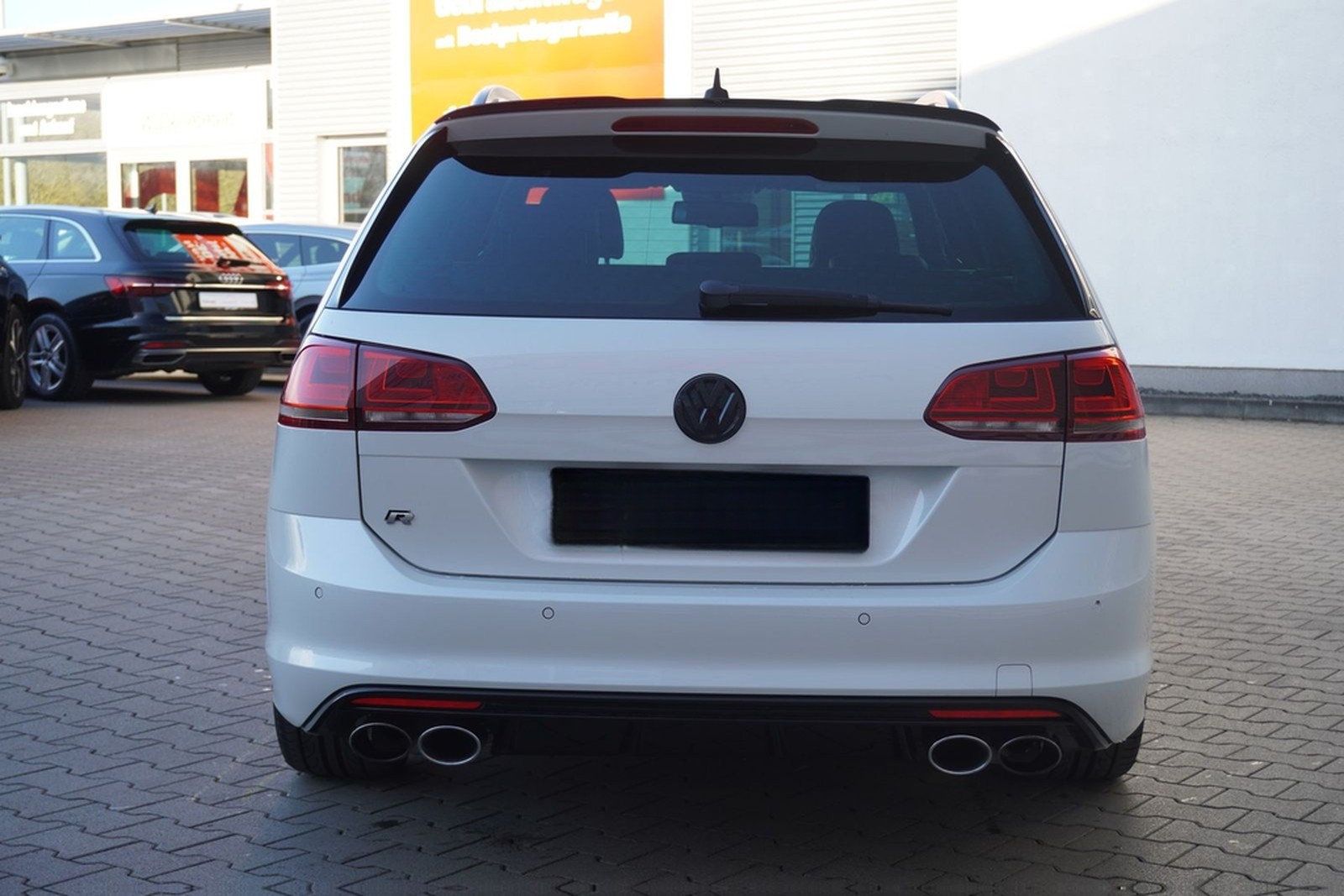 Volkswagen Golf VII Variant 2.0 TSI BMT R 4Motion NAVI ACC foto 7