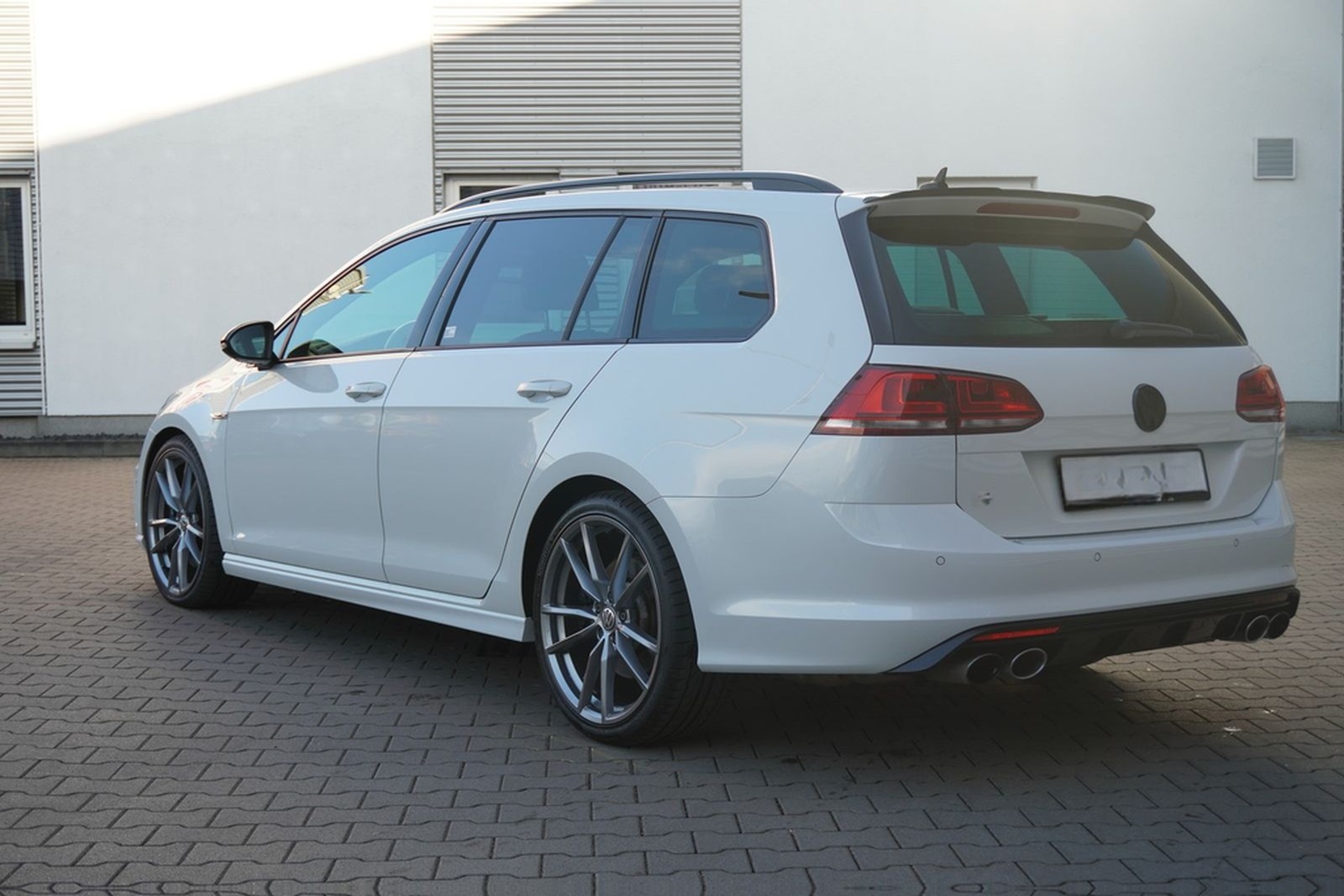 Volkswagen Golf VII Variant 2.0 TSI BMT R 4Motion NAVI ACC foto 8