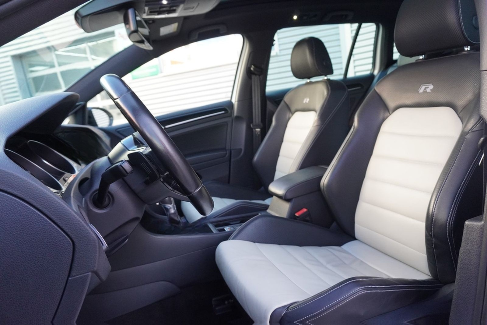 Volkswagen Golf VII Variant 2.0 TSI BMT R 4Motion NAVI ACC foto 10