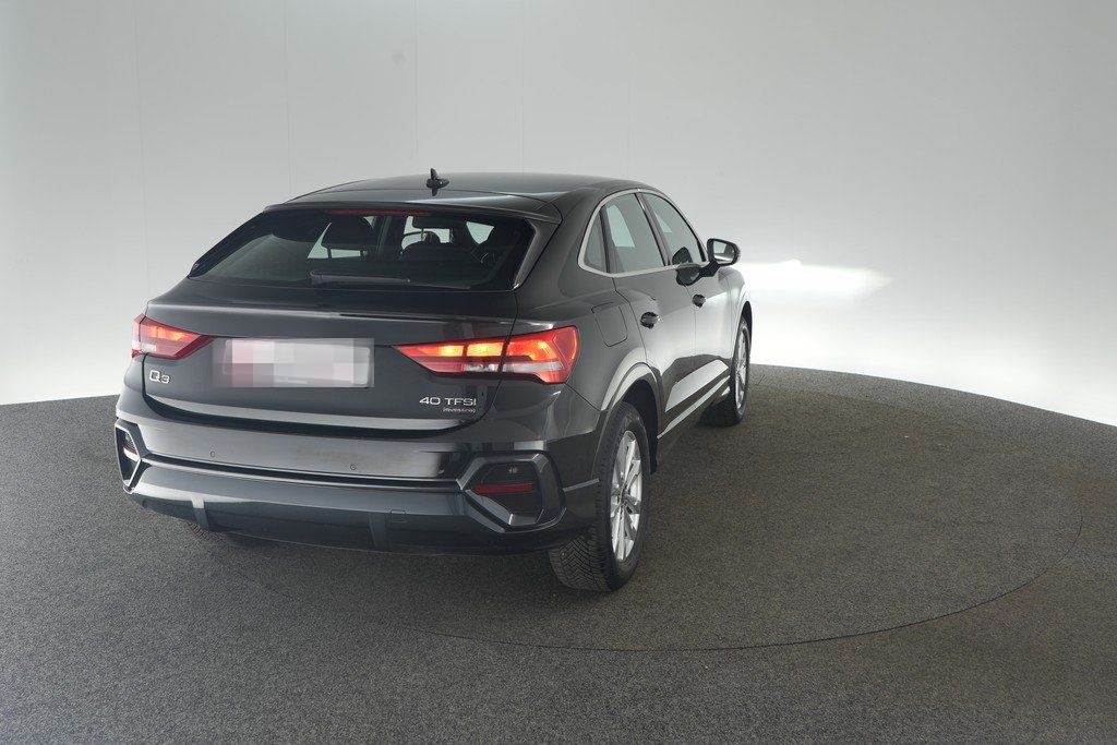 Audi Q3 Sportback 40 TFSI quattro S tronic MMI Navi foto 2