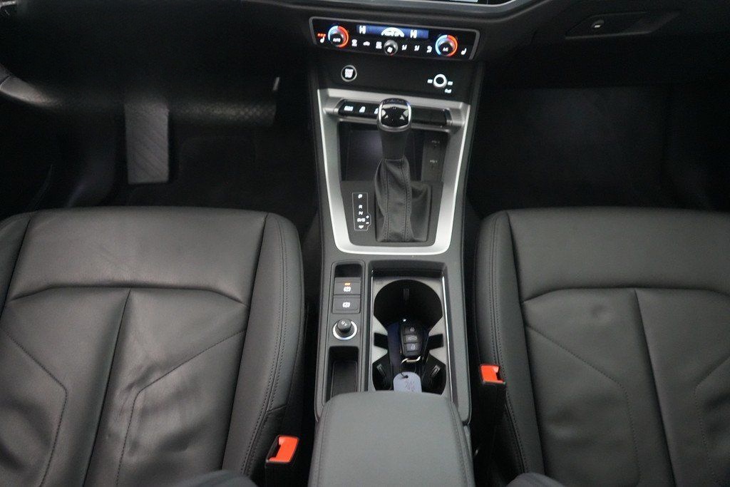 Audi Q3 Sportback 40 TFSI quattro S tronic MMI Navi foto 12