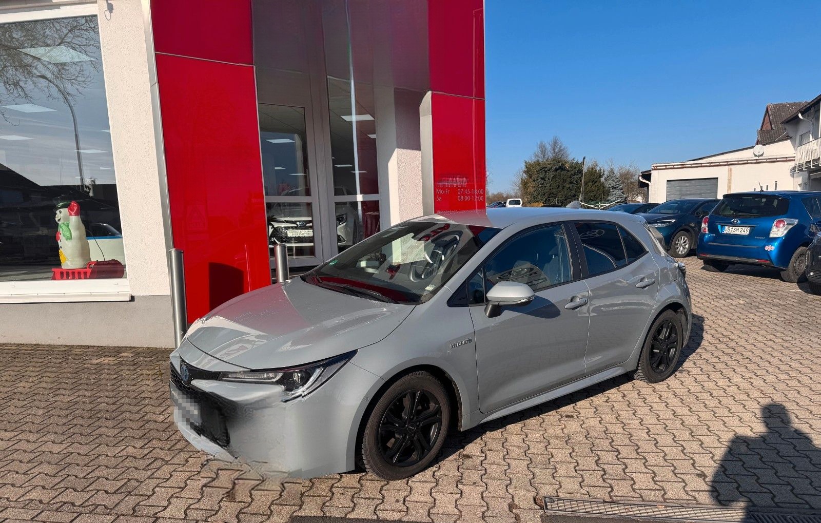 Toyota Corolla Hybrid Club foto 2