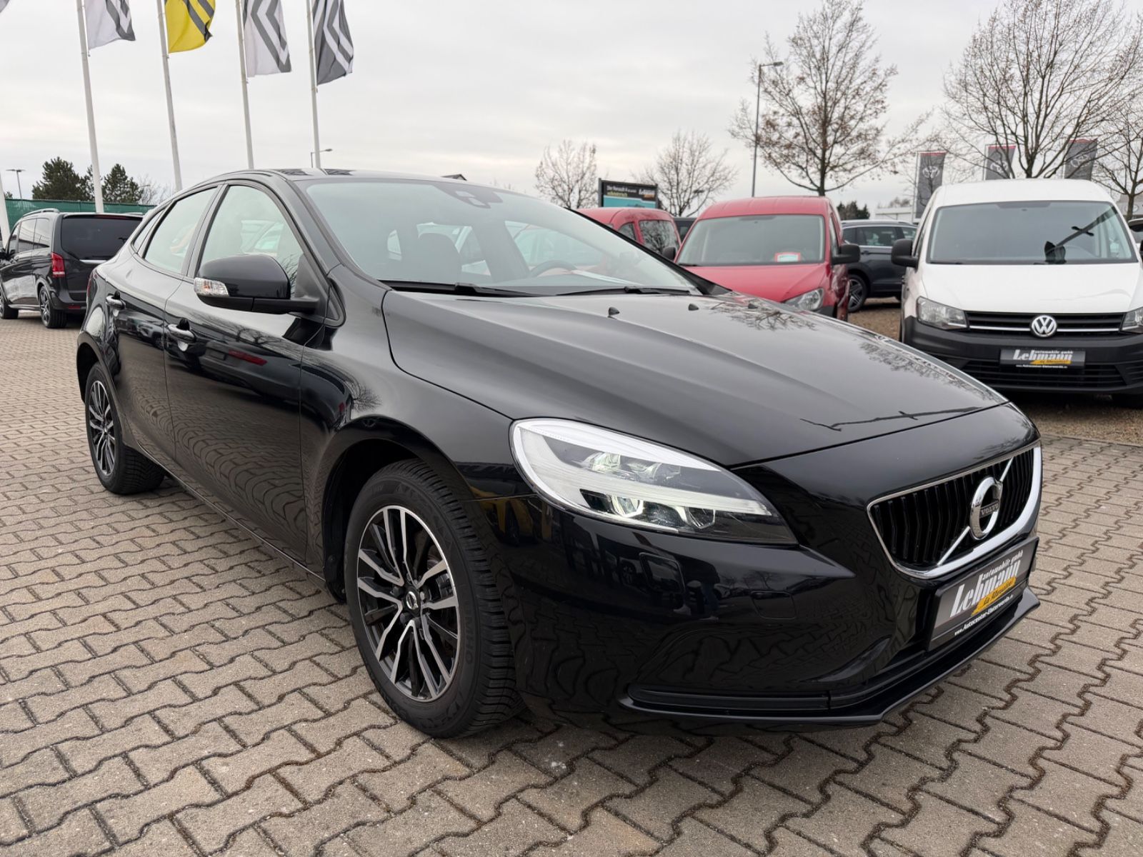 Volvo V40 Momentum 2.0 Ltr. - 110 kW Diesel foto 2