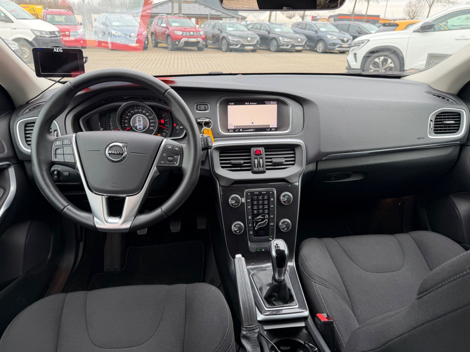 Volvo V40 Momentum 2.0 Ltr. - 110 kW Diesel foto 11