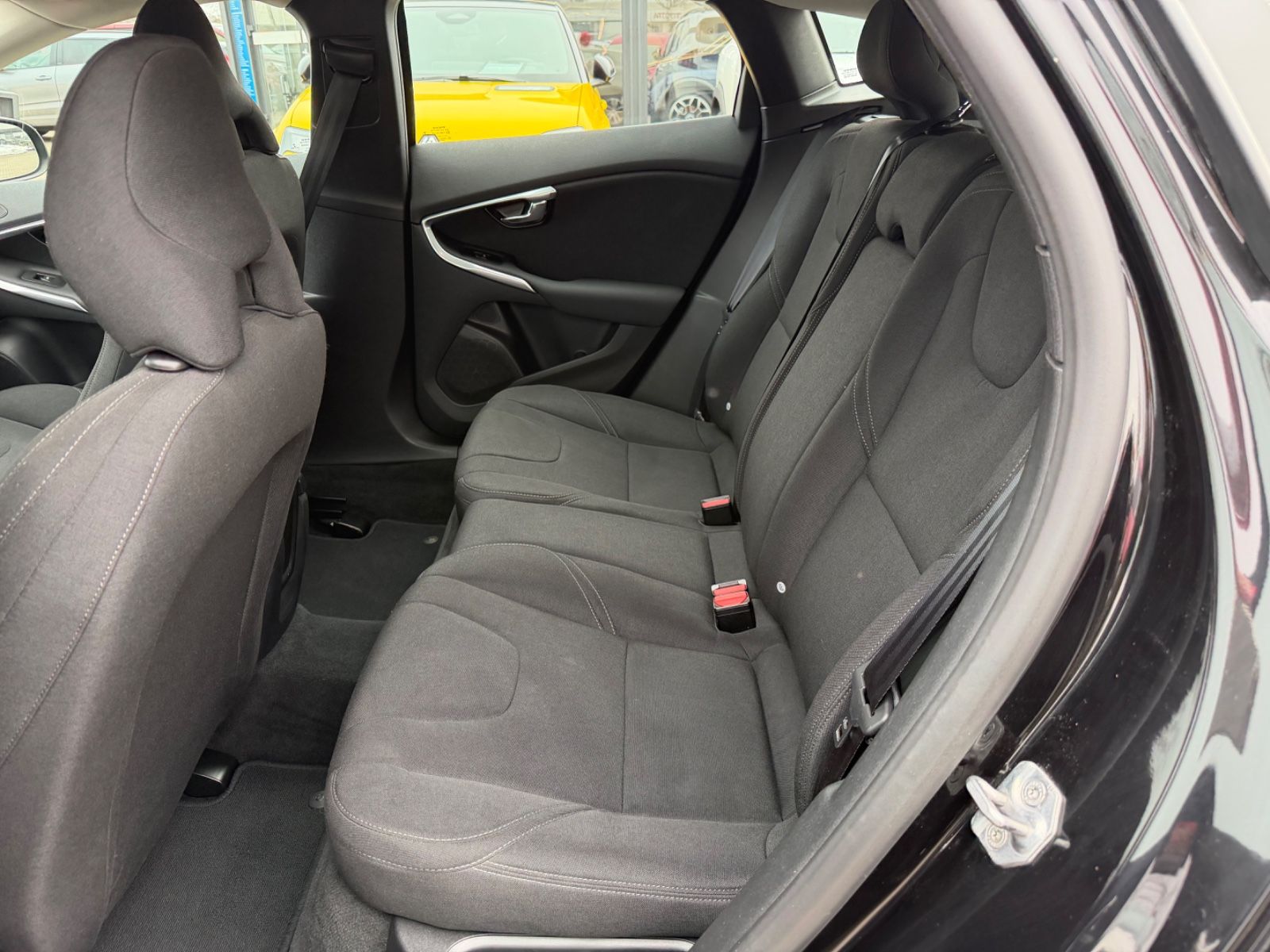 Volvo V40 Momentum 2.0 Ltr. - 110 kW Diesel foto 13