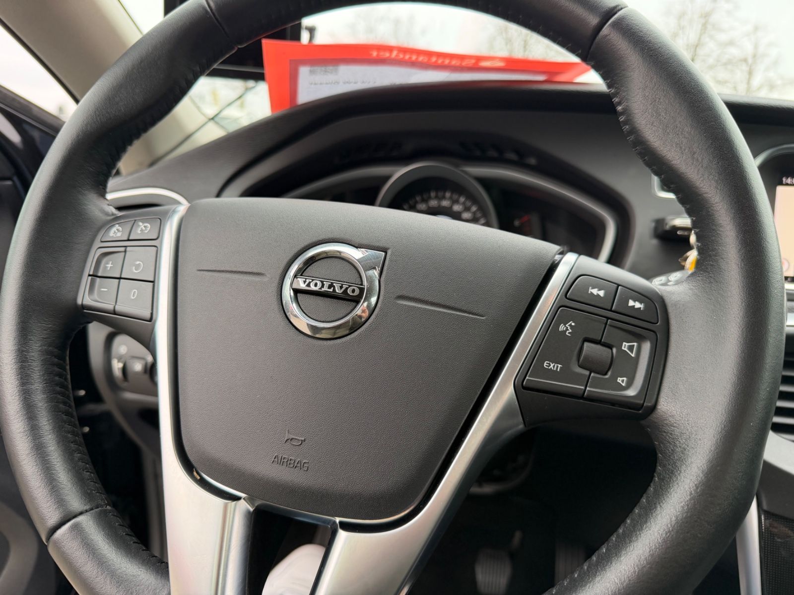 Volvo V40 Momentum 2.0 Ltr. - 110 kW Diesel foto 16