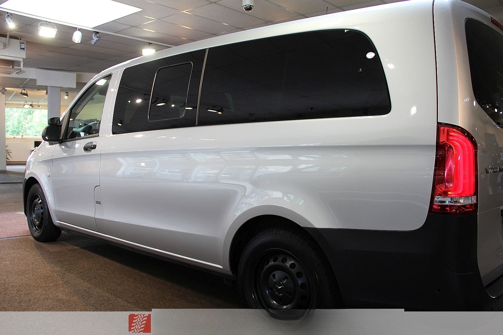 Mercedes-Benz Vito Tourer 116 lang 4Sitz AHK Büro-Wohnmobil foto 17