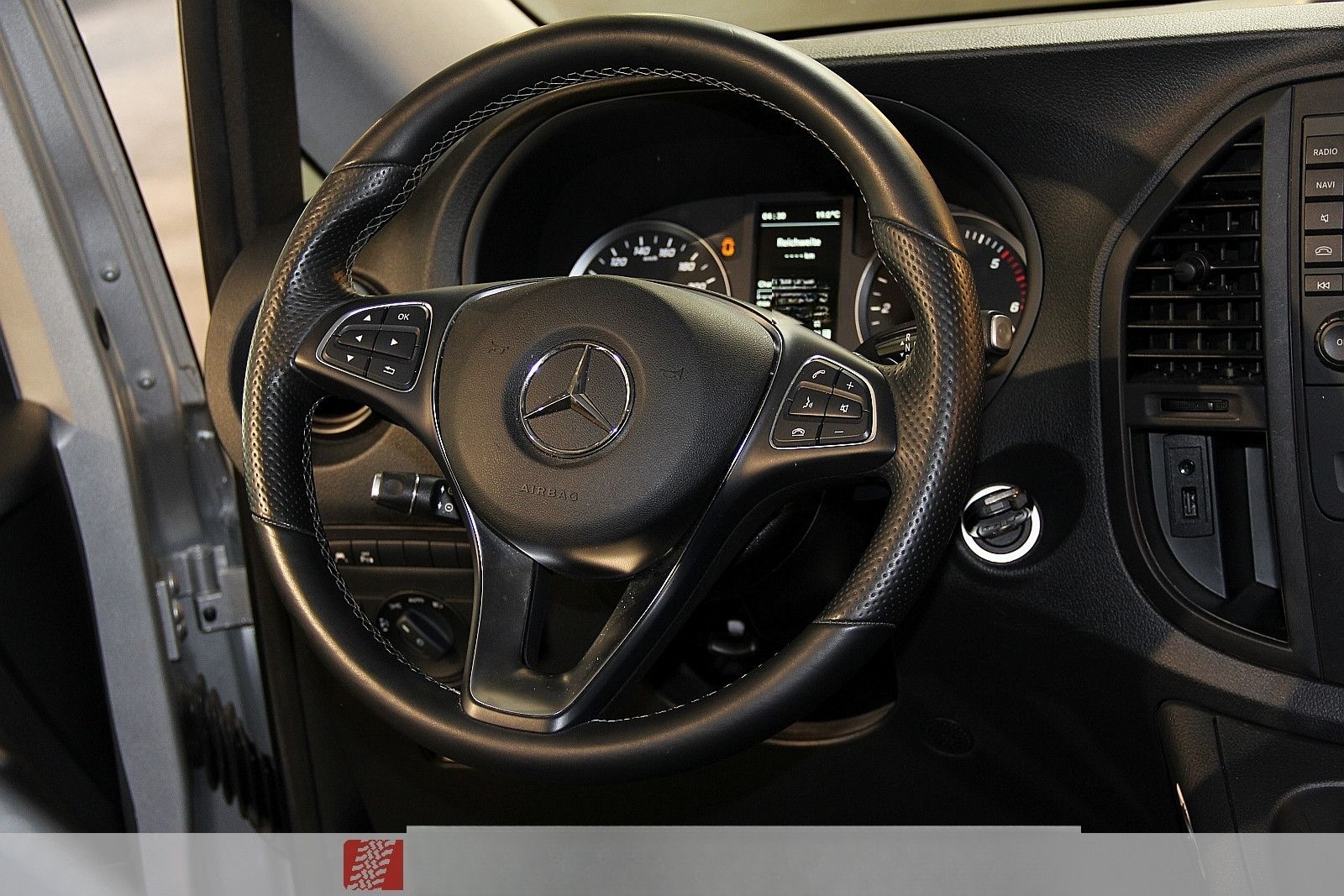 Mercedes-Benz Vito Tourer 116 lang 4Sitz AHK Büro-Wohnmobil foto 23