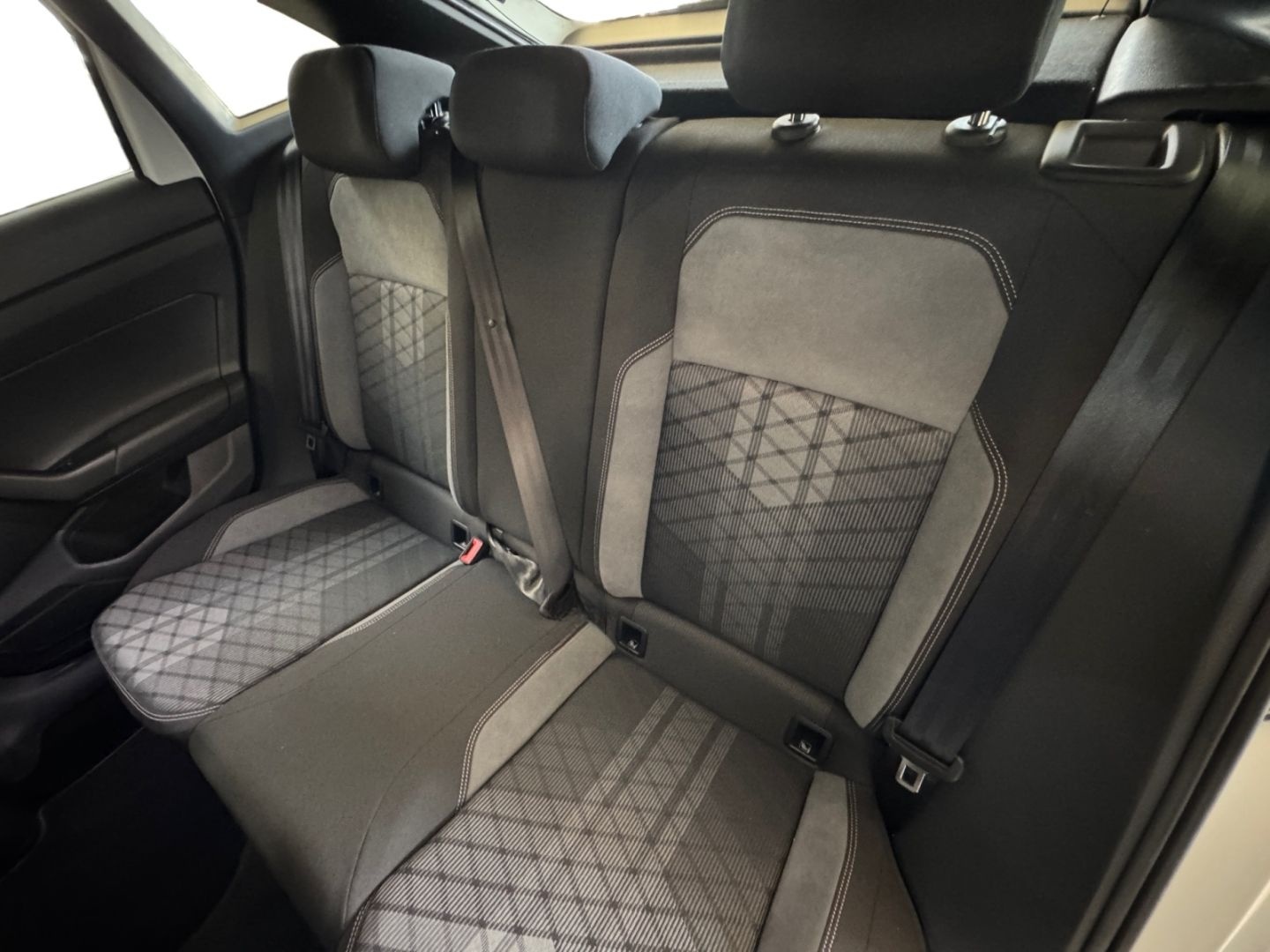 Volkswagen Taigo R-Line 1.5 TSI DSG MATRIX/NAVI/KAMERA/APP/ foto 15