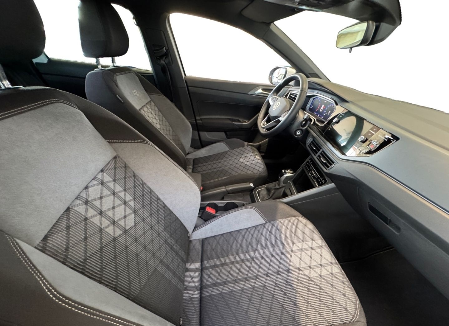 Volkswagen Taigo R-Line 1.5 TSI DSG MATRIX/NAVI/KAMERA/APP/ foto 17