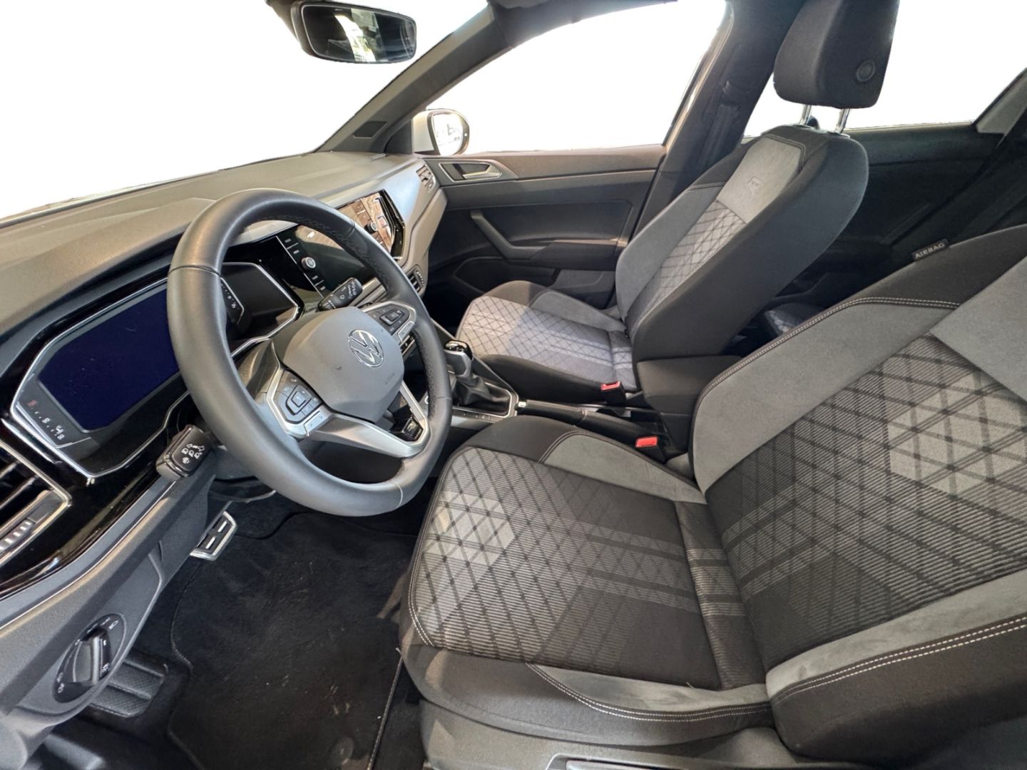 Volkswagen Taigo R-Line 1.5 TSI DSG MATRIX/NAVI/KAMERA/APP/ foto 10