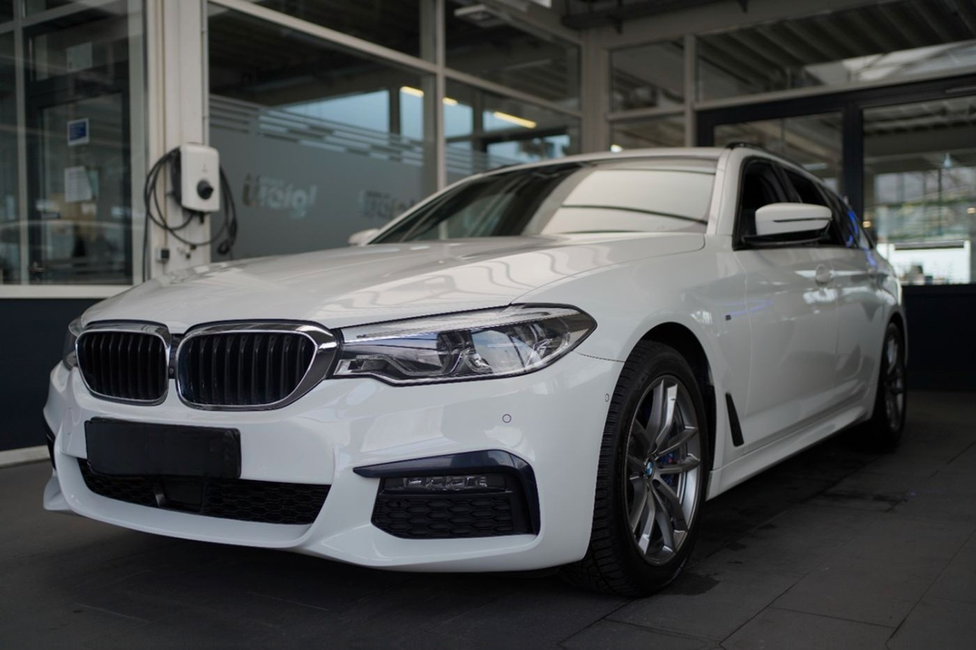 BMW 530d xDrive M Sport Standheizung+PanoramaGlasdac foto 5
