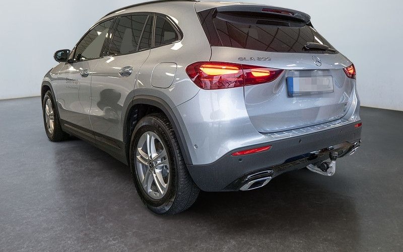 Mercedes-Benz GLA 200 NIGHT PROGRESSIVE MULTI 360 AHK DISTR foto 3