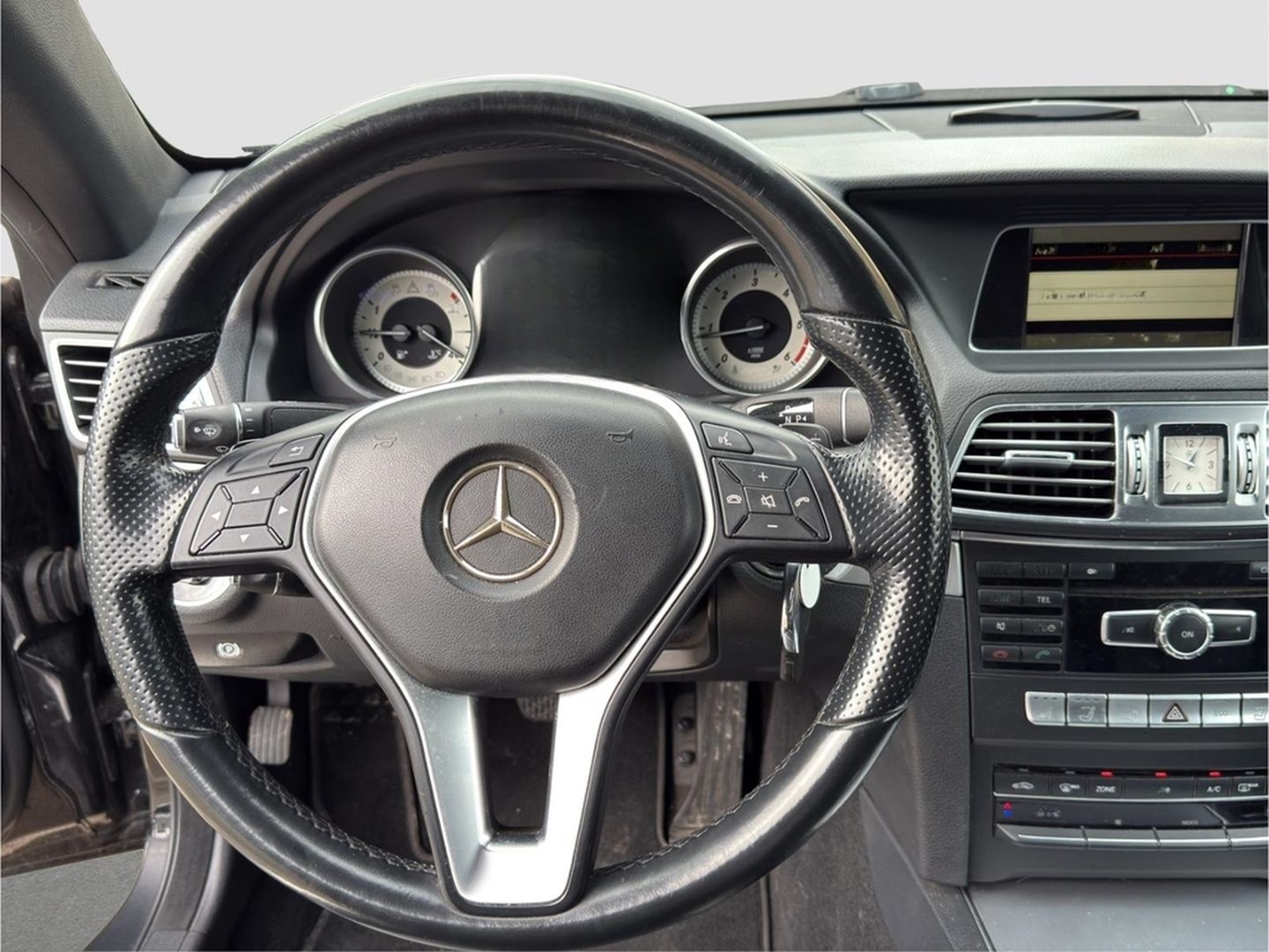Mercedes-Benz E 220 CDI Cabrio 7G Airscarf LED Multikontursitz foto 17