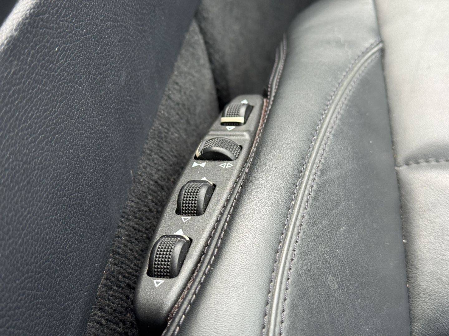 Mercedes-Benz E 220 CDI Cabrio 7G Airscarf LED Multikontursitz foto 25