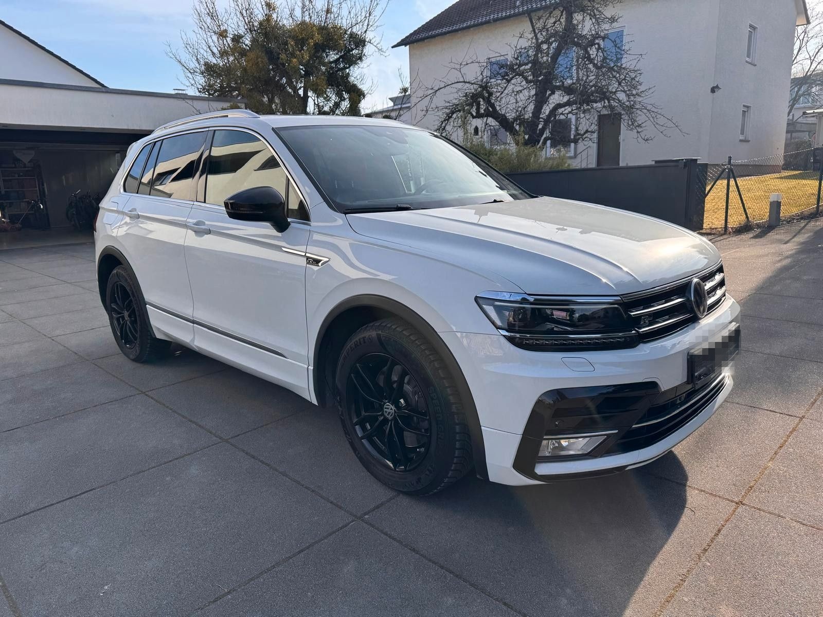 Volkswagen Tiguan Highline 4Motion*R-LINE/PANO/HUD* foto 2
