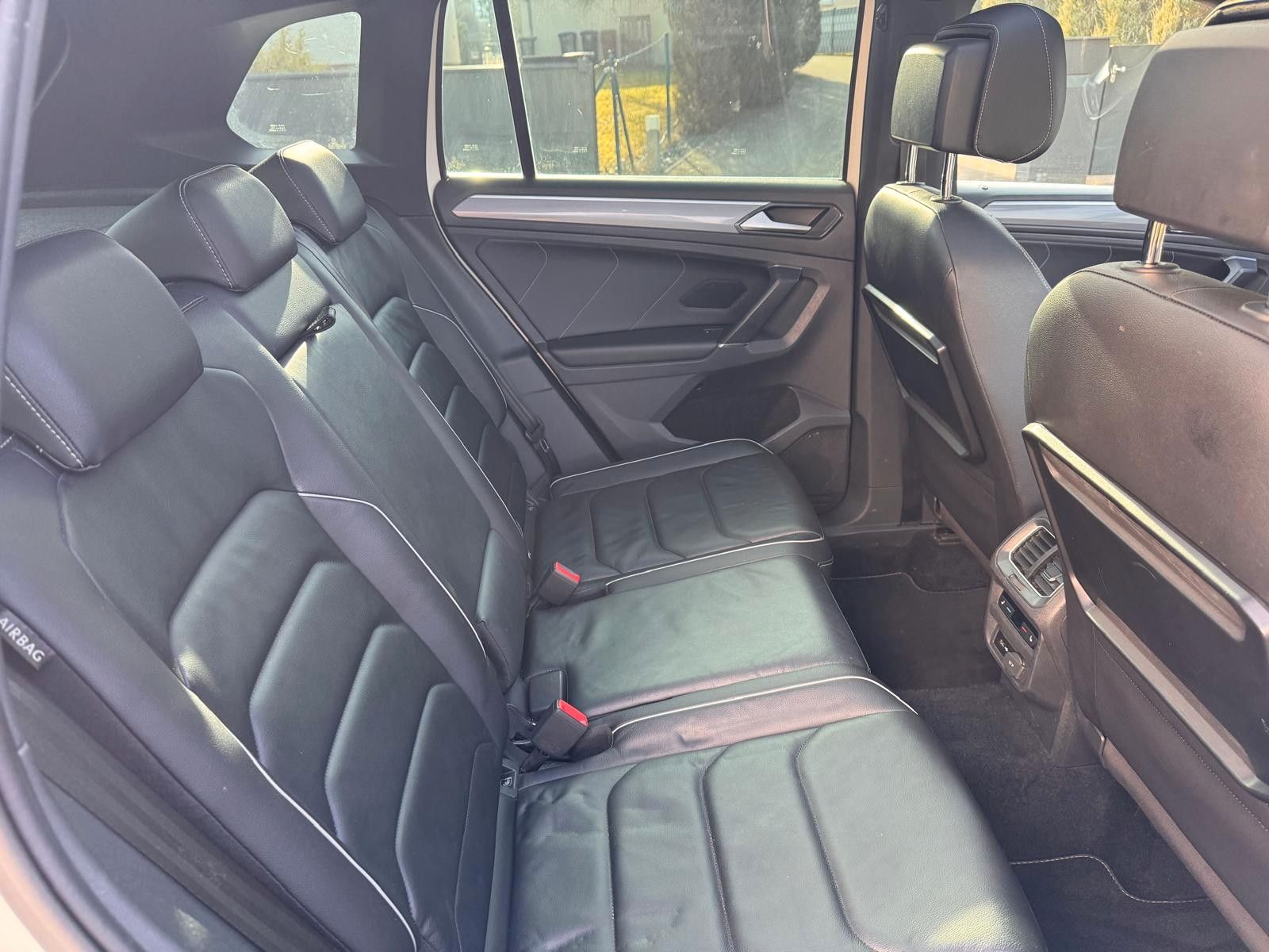 Volkswagen Tiguan Highline 4Motion*R-LINE/PANO/HUD* foto 13