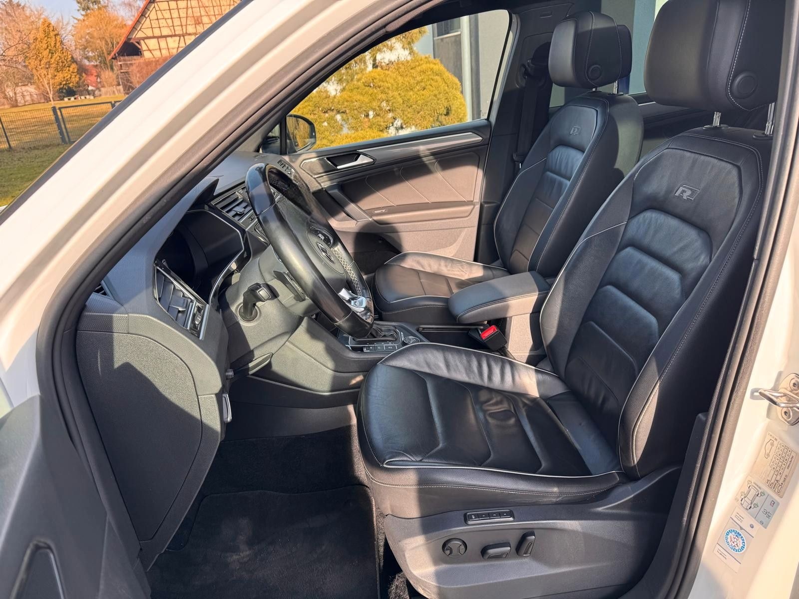 Volkswagen Tiguan Highline 4Motion*R-LINE/PANO/HUD* foto 10