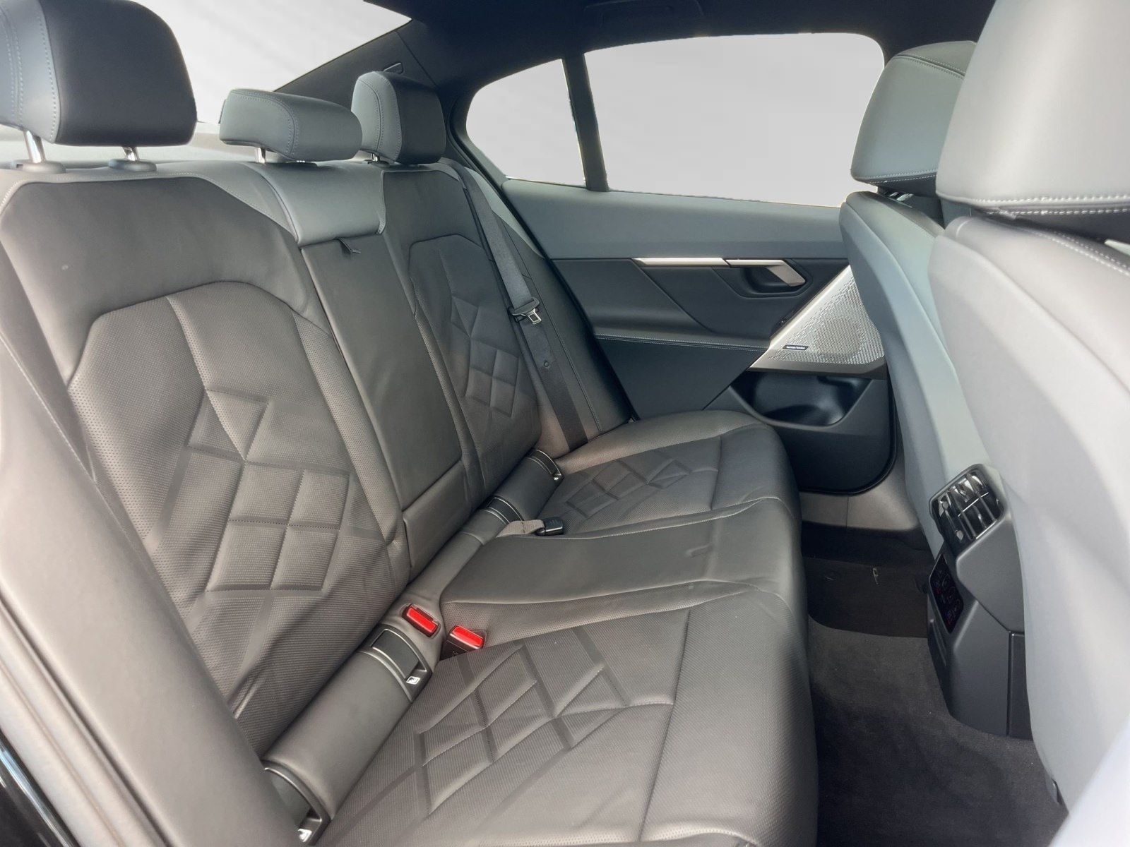 BMW 550e xDrive M Sport|AHK|Pano|Autobahnass.|H/K foto 13