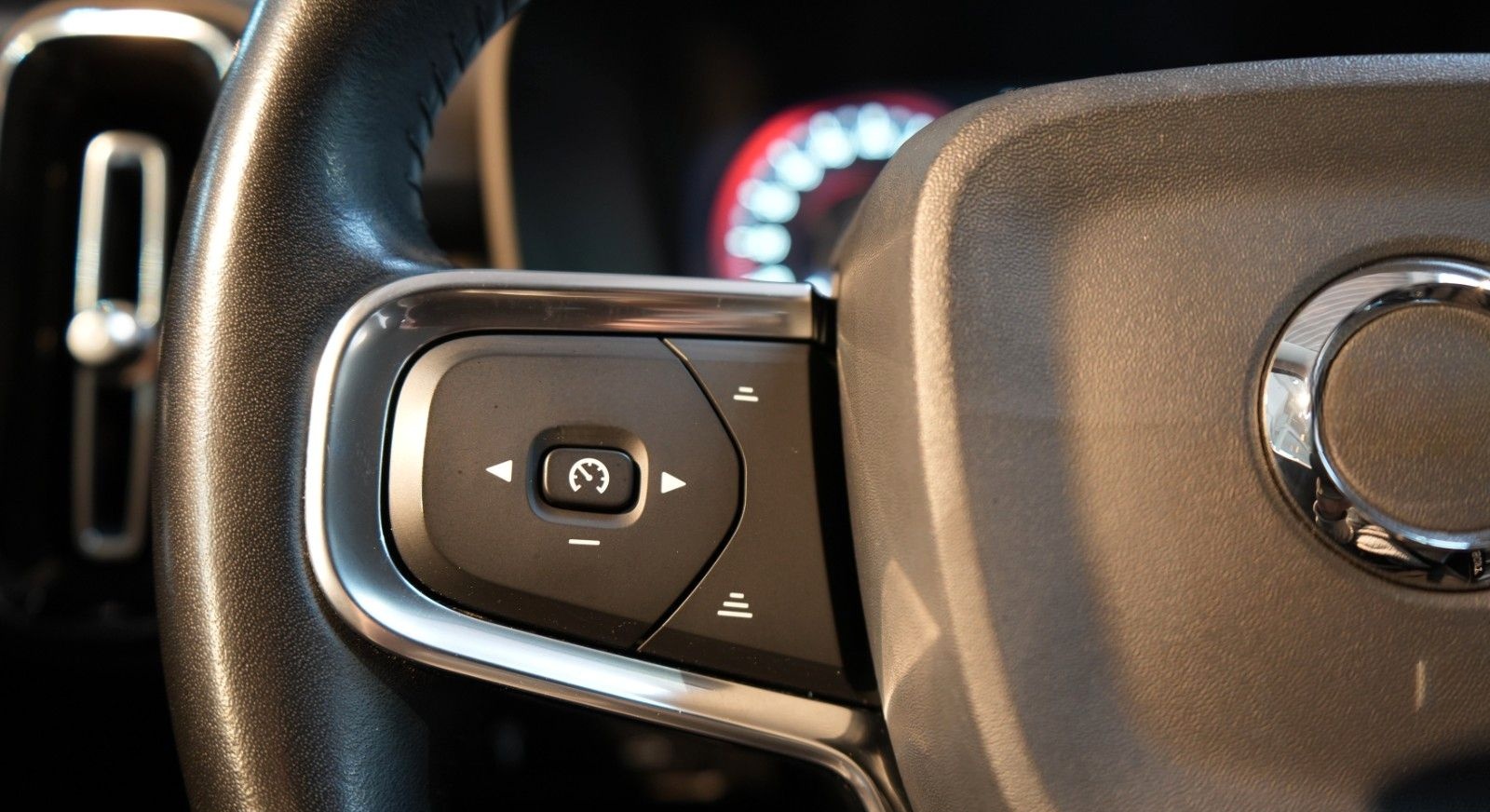 Volvo XC 40 D3 Geartronic Momentum *LED*Virtual*Navi* foto 19