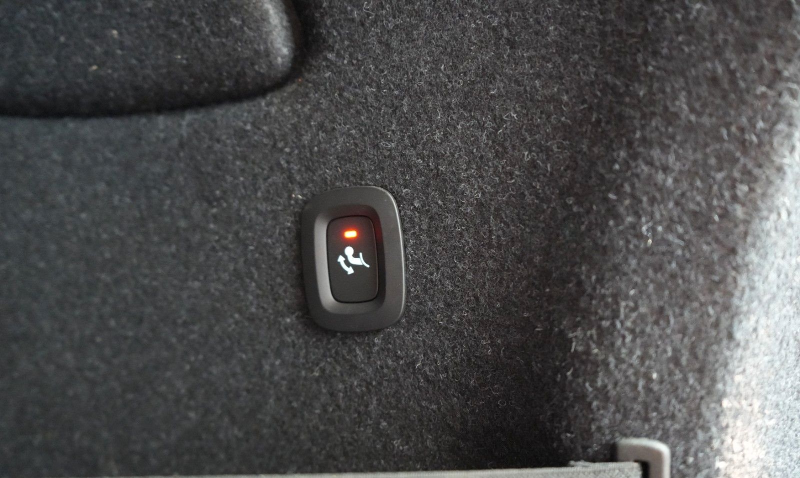 Volvo XC 40 T4 Geartronic R-Design *LED*Virtual*Navi* foto 6