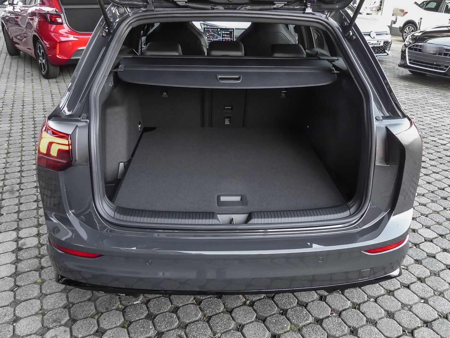 Volkswagen Golf Variant 1.5 eTSI R-Line DSG AHK foto 25