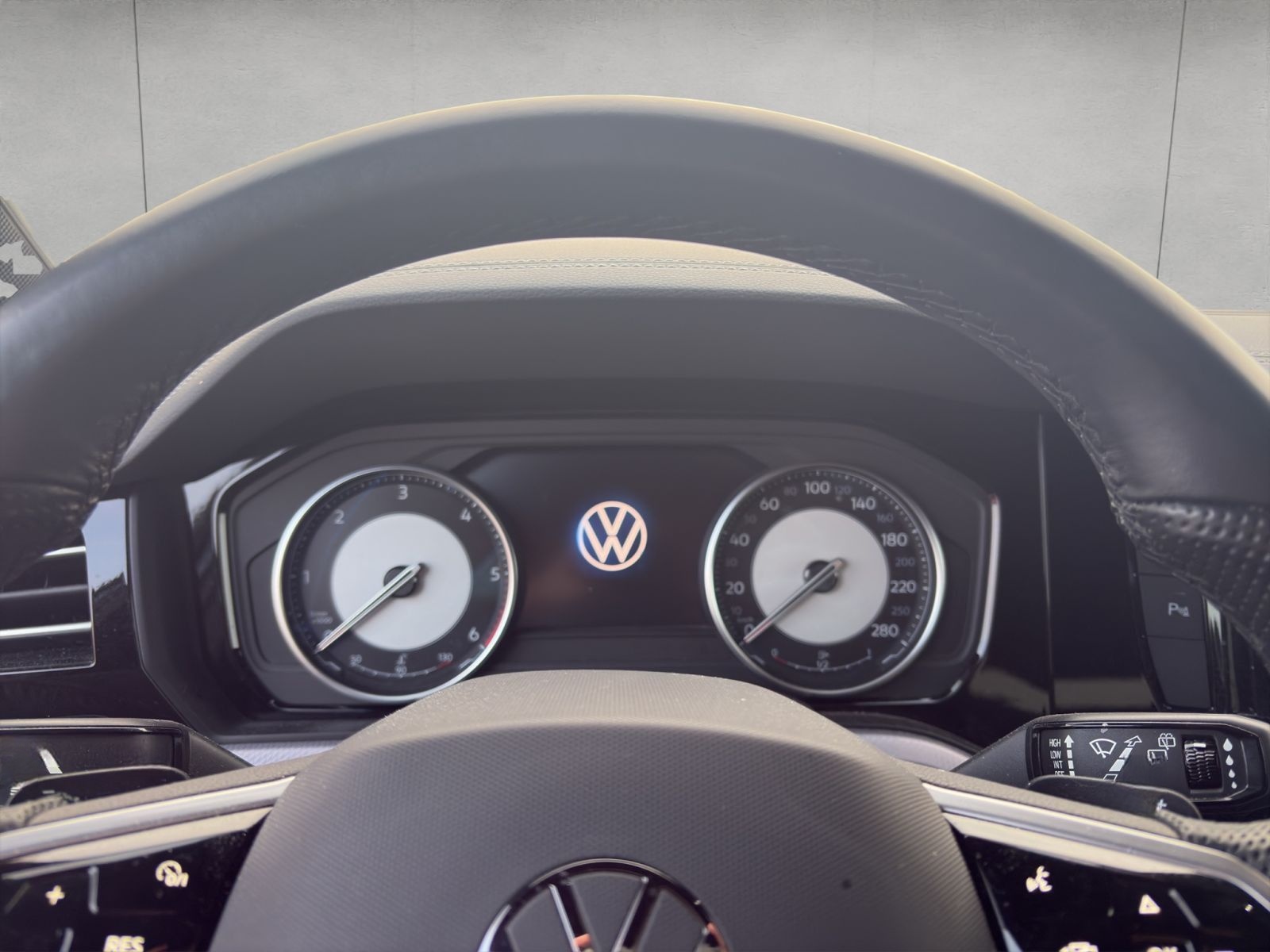 Volkswagen Touareg R-Line 3.0l TDI V6 4Motion ACC AHK NAVI foto 12